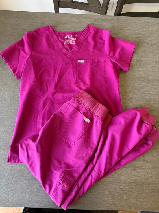 Figs Other - Figs Women's Scrub Set in Dark Magenta